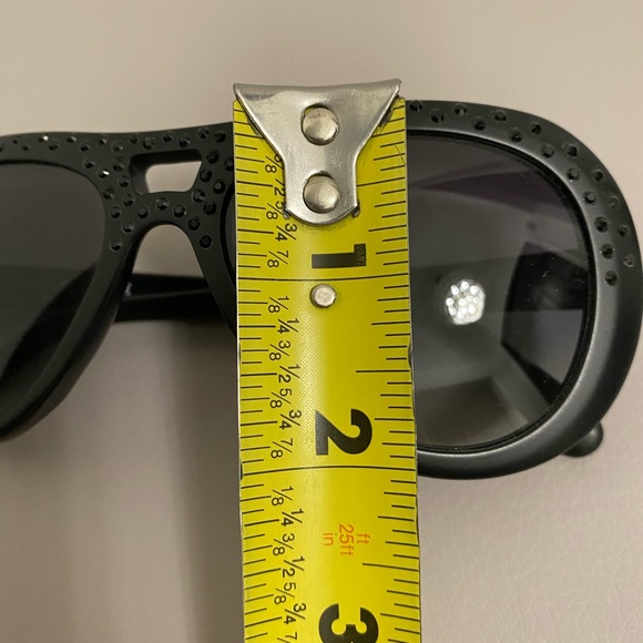 Authentic Chanel sunglasses with blings - Picture 12 of 12